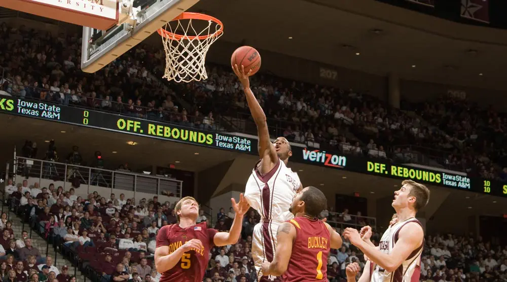 Derrick Roland playing basketball