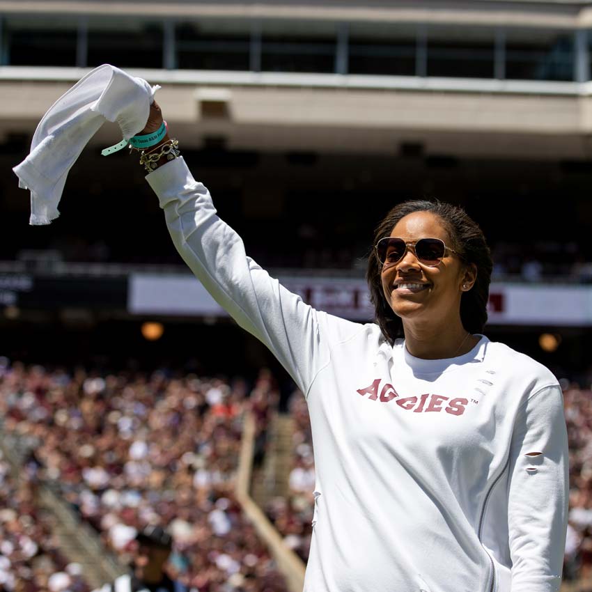 Texas A&M head basketball coach Taylor lead USA team to gold medal